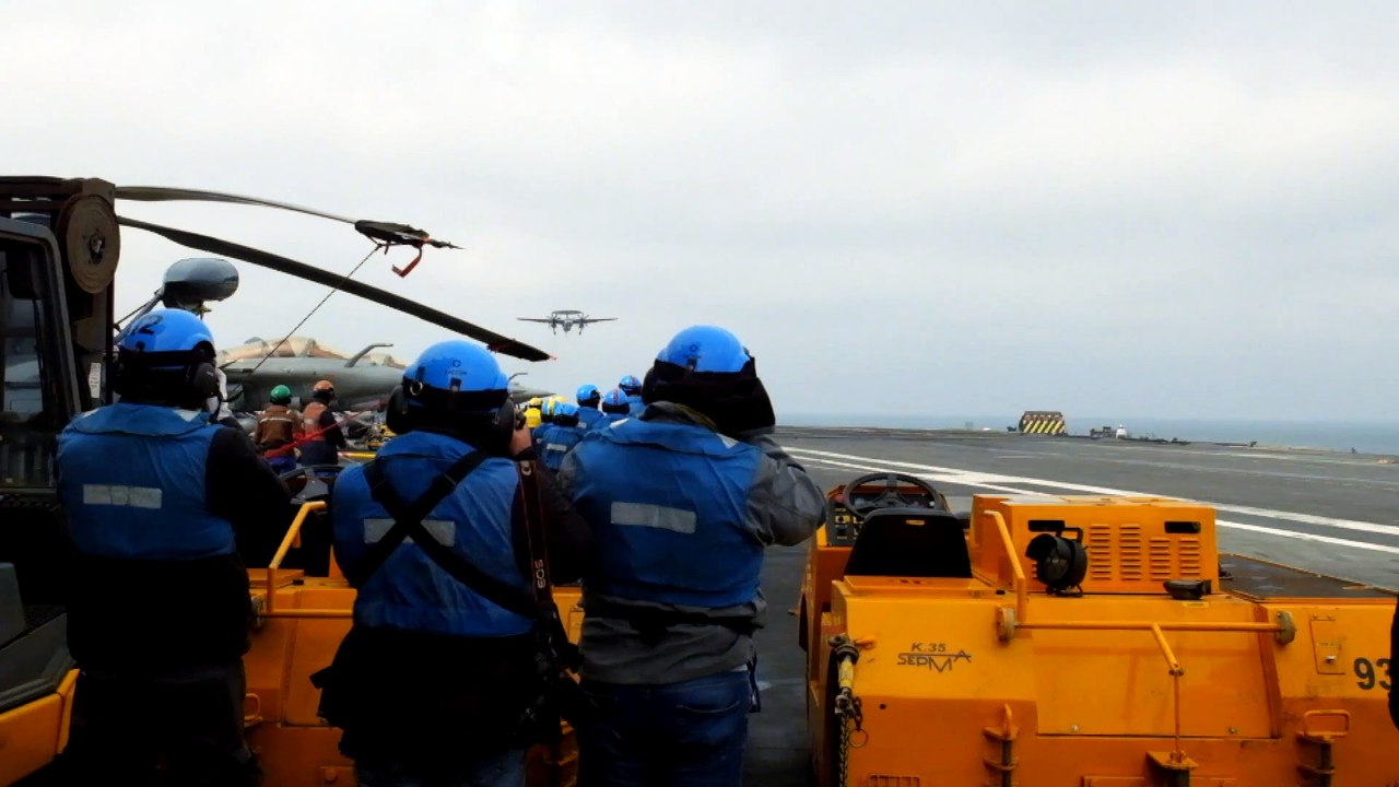 Appontages sur le porte-avions Charles de Gaulle