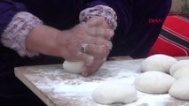 Şanlıurfa Dünyaca Ünlü Şefler, Harran'da Yufka Açıp, Pişirdi