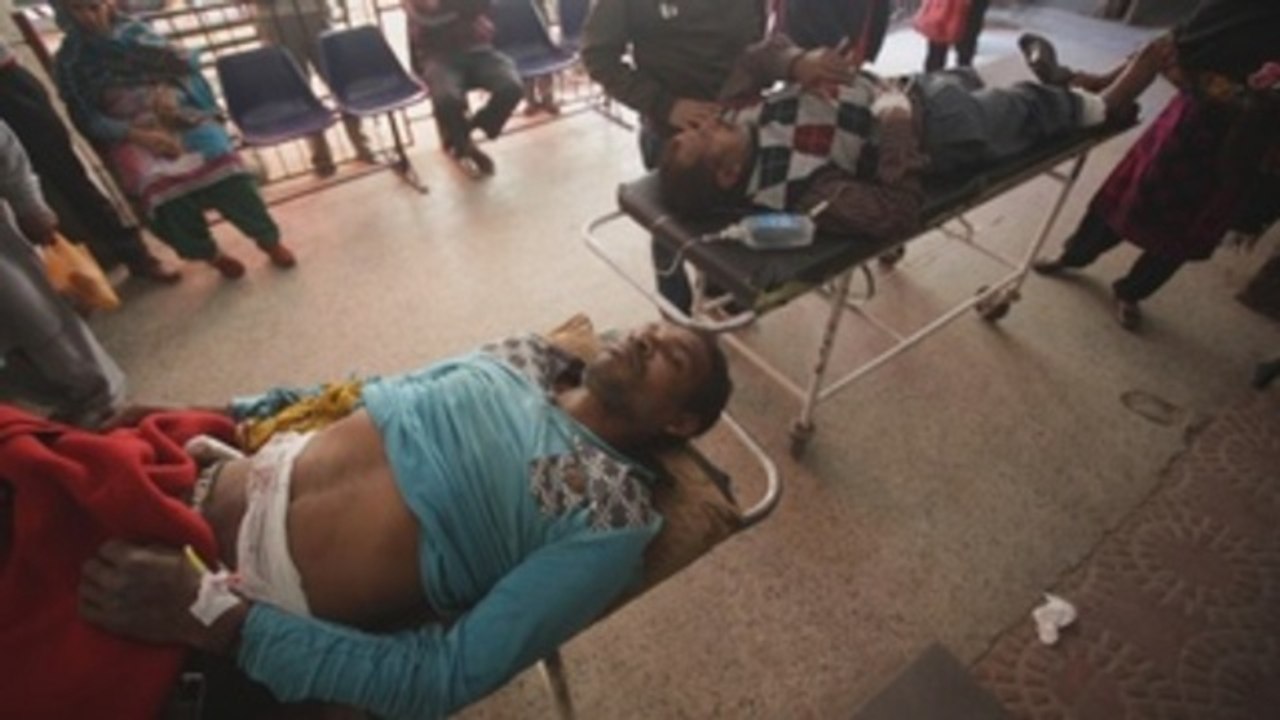 Un muerto y 25 heridos al estallar granada en parada de autobús en Cachemira