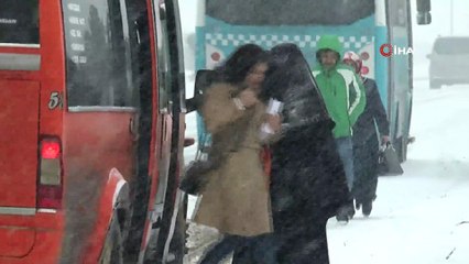 Erzurum'da Mart kapıdan baktırdı