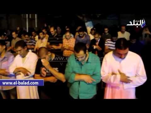 الآلاف يؤدون صلاة التراويح خلف جبريل بمسجد عمرو بن العاص