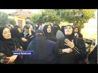 إصابة والدة شهيدالمسلمية بالشرقية بحالة إغماء ونقلها بسيارة إلى المنزل