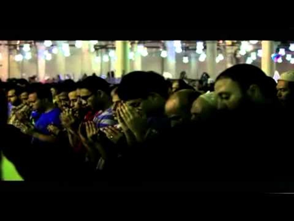 دعاء "محمد جبريل" يبكي المصلين بمسجد عمرو بن العاص