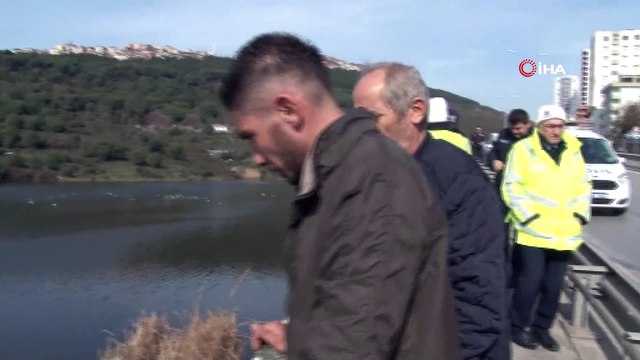 Maltepe Sürayyapaşa barajında bir cesede rastlandı. Yoldan geçen bir vatandaşın cesedi fark edip durumu ihbar etmesi üzerine olay yerine polis ekipleri sevk edildi. Polis ekiplerinin olay yerindeki incelemeleri sürüyor