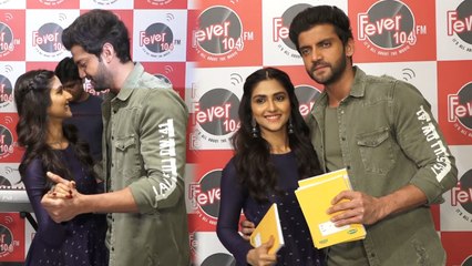 Pranutan Bahl & Zaheer Iqbal Donate Notebooks To Underprivileged Kids: Watch Video | FilmiBeat