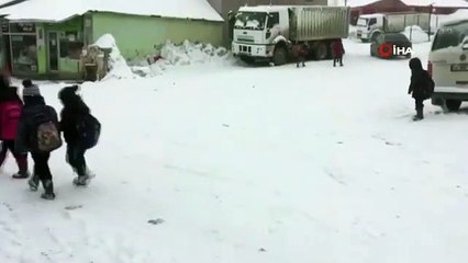 Bingöl'de Tipi Yolu Kapattı, 55 Kişi Mahsur Kaldı