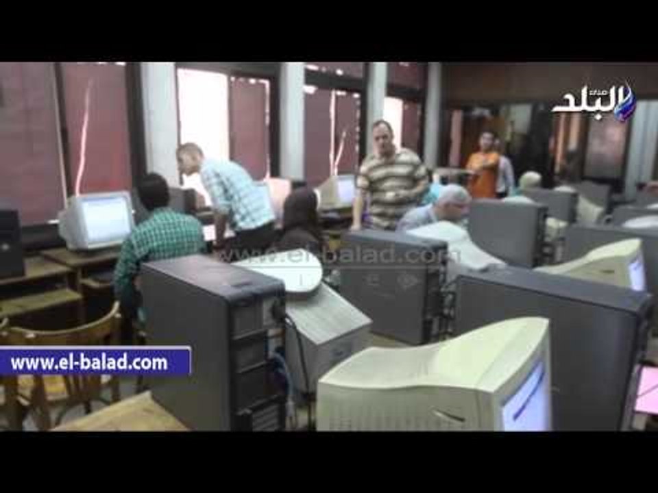 توافد العشرات من طلاب الثانوية العامة علي معامل...