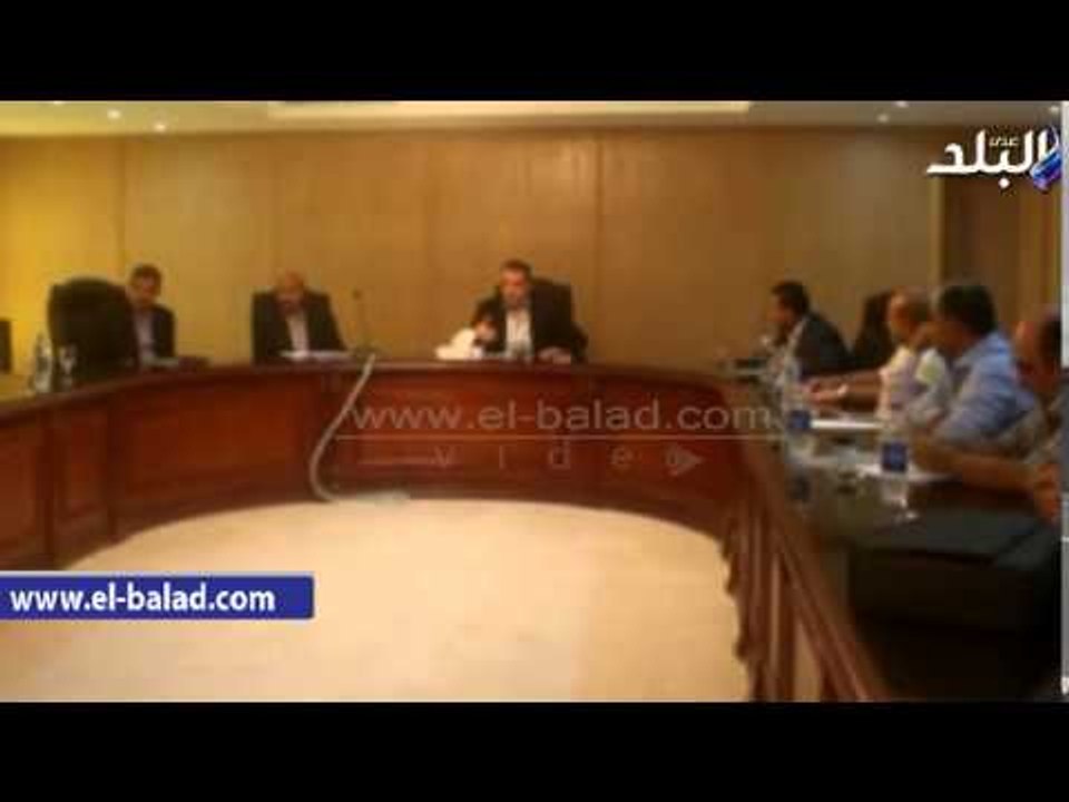 محافظ الفيوم يناقش المشروعات الجديدة التى سيتم تنفيذها بقطاع الطرق