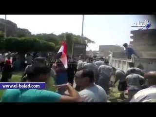 طلاب الأزهر ينظفون ميدان "هشام بركات" بمشاركة رئيس الجامعة