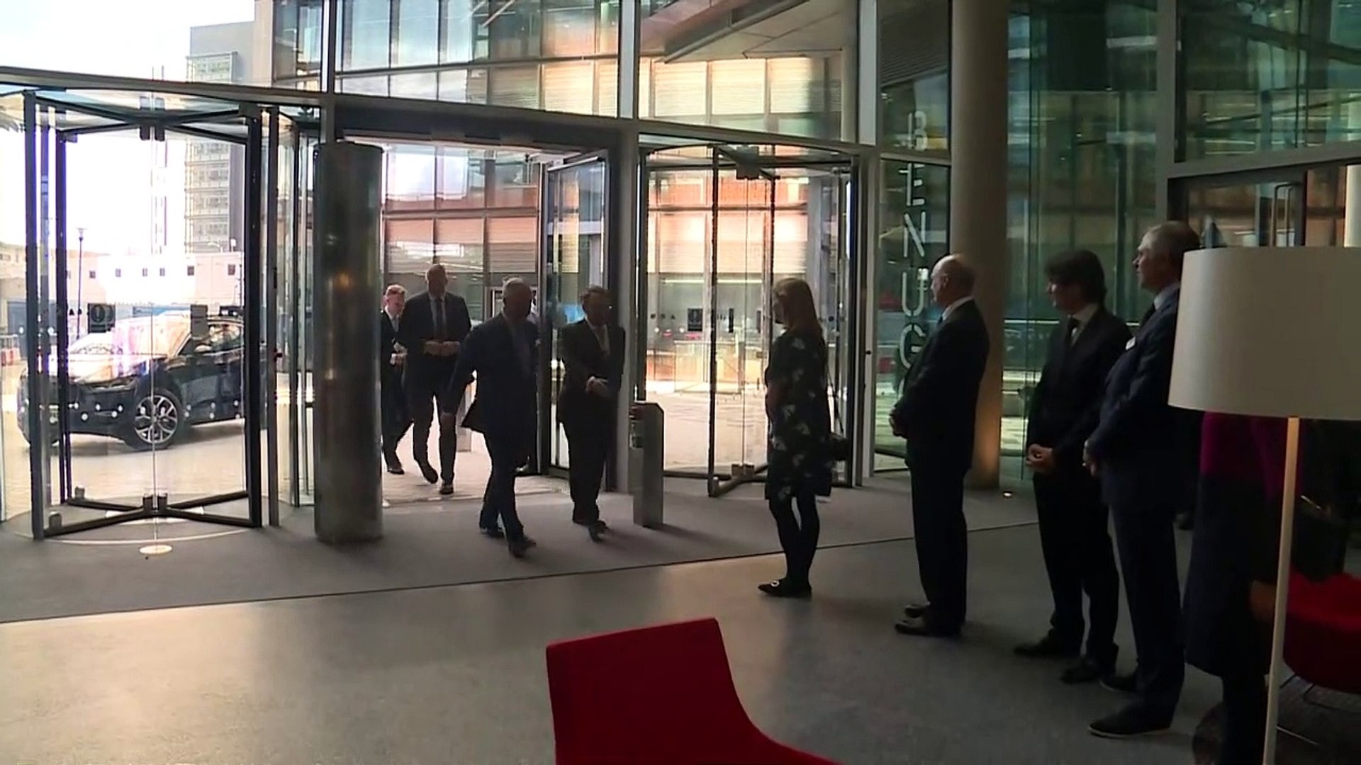 ⁣Prince Charles learns about biodegradable plastics