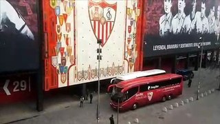 Sevilla-Slavia: Llegada del Sevilla FC al Sánchez Pizjuán