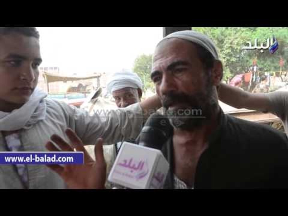 تاجر حمير: أعمل في السوق منذ 30 عاما والبيع له...