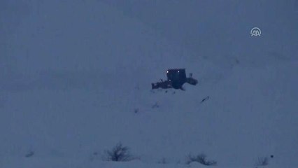 Kardan Yolu Kapanan Köydeki Hasta Kurtarıldı