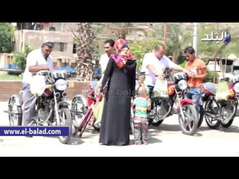 محافظ القاهرة يسلم أوراق 48 دراجة بخارية لذوي ا...