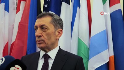 - Milli Eğitim Bakanı Selçuk, Paris’te Türkiye’nin 2023 eğitim vizyonunu anlattı