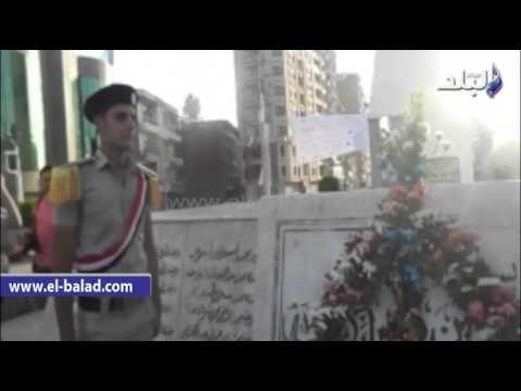 محافظ الدقهلية يضع اكليلا من الزهور على النصب التذكارى للشهداء