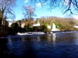   La rivière Ellé endroit réputé  pour la pêche au saumon à Quimperlé  en Bretagne Sud