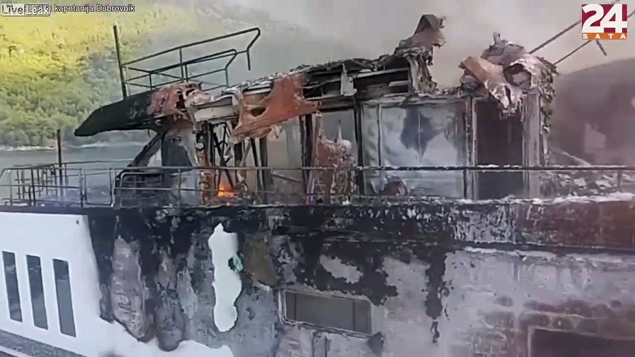 Ce Yacht de plusieurs millions part en fumée dans un incendie incroyable