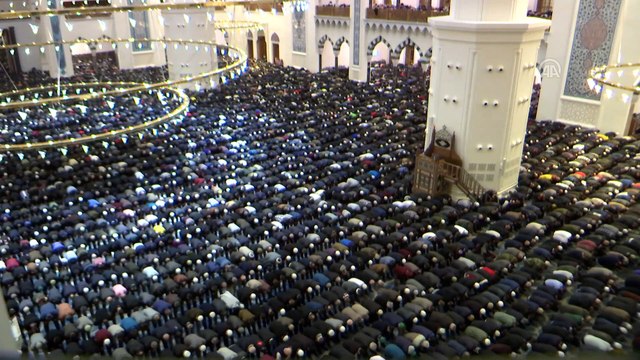 Regaib Kandili'nde Çamlıca Camisi'ne yoğun ilgi - İSTANBUL