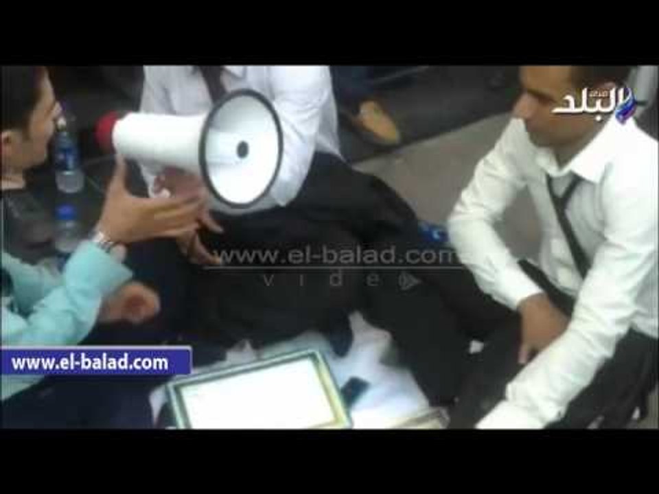 صدى البلد | شهادة تخرج حاملى الماجستير والدكتوراة بـ 2 جنيه أمام نقابة الصحفيين