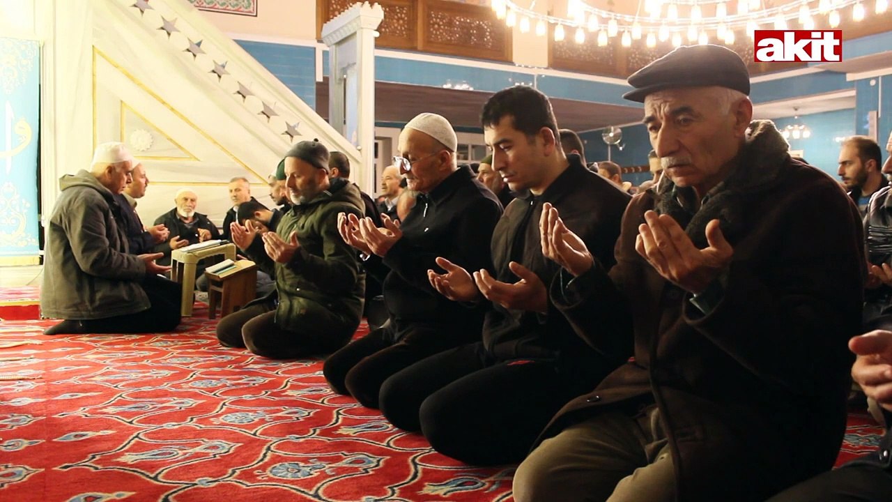 İslam Alemi coşkuyla Camilere koştu