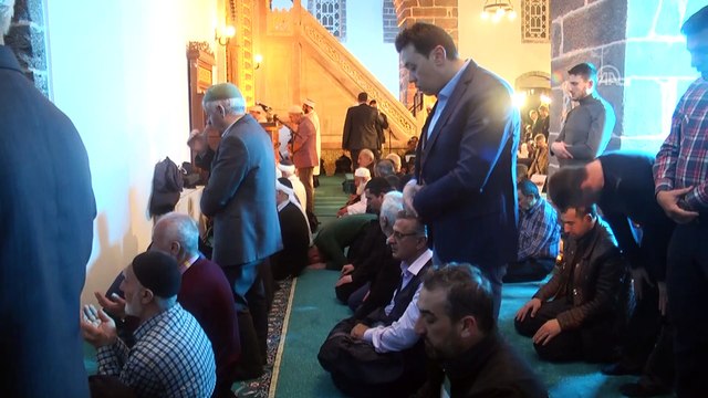 Diyarbakır'daki Fatih Paşa Camisi'nde Regaip Kandili programı