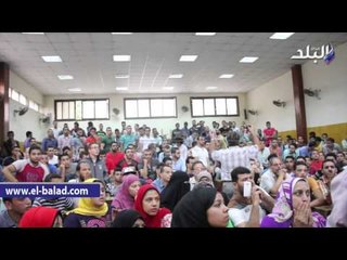 انفعال طلاب الجامعة العمالية علي رئيسها عقب رفض قبول دبلومات"الخمس سنوات"