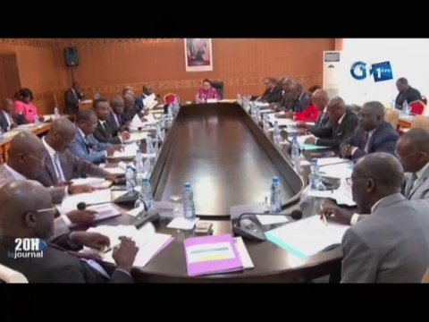 RTB/La présidente du SENAT a présidé une réunion statutaire avec les membres du bureau