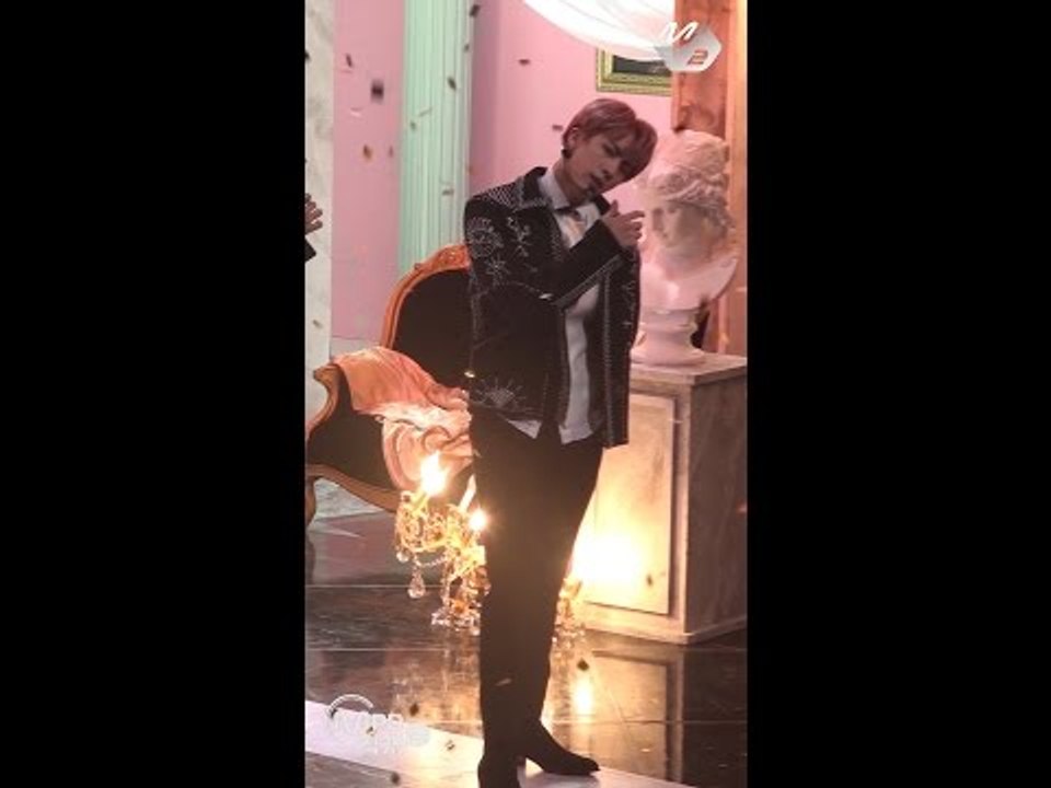 [MPD직캠] 방탄소년단 진 직캠 피 땀 눈물 BTS JIN Blood Sweat & Tears Fancam @엠카운트다운_161013