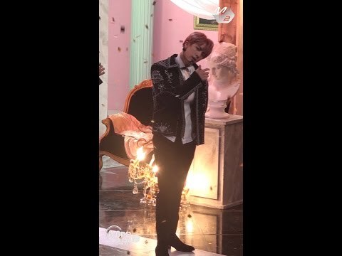 [MPD직캠] 방탄소년단 진 직캠 피 땀 눈물 BTS JIN Blood Sweat & Tears Fancam @엠카운트다운_161013
