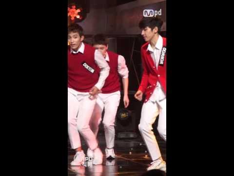 [MPD직캠] 세븐틴 디노 직캠 만세 MANSAE Seventeen Fancam @엠카운트다운_151029