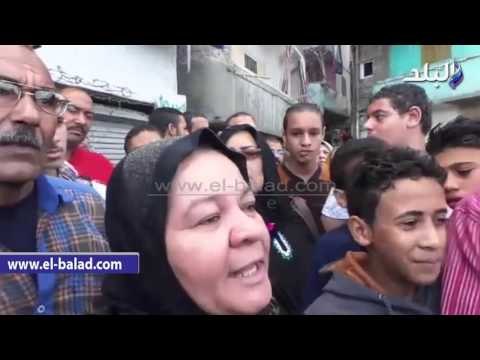 صدى البلد | الأهالي يرون تفاصيل انهيار منزل ابو قير بالاسكندرية