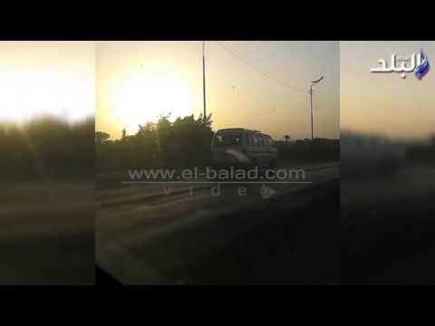 صدى البلد | سيارات تسير عكس الاتجاه يوميا على كوبري بلبيس بالشرقيه