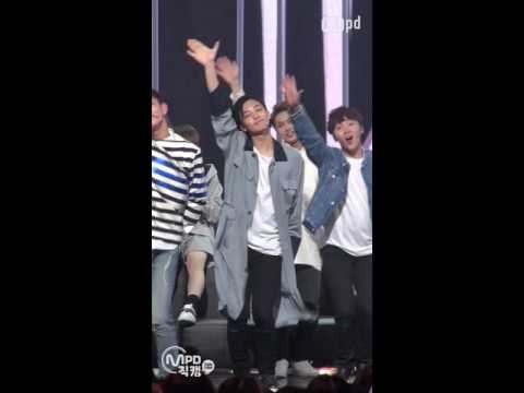 [MPD직캠] 세븐틴 정한 직캠 예쁘다 Pretty U Seventeen Jeong Han Fancam @엠카운트다운_160428