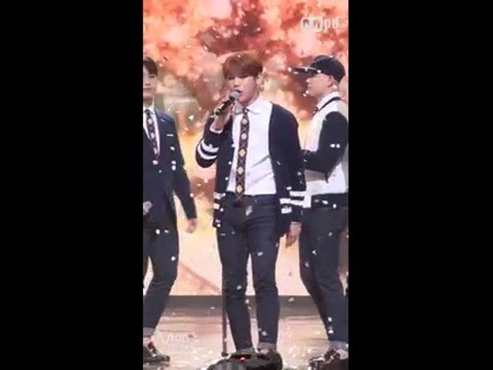 [MPD직캠] 비투비 이민혁 직캠 봄날의 기억 Remember that BTOB Lee Min Hyuk Fancam @엠카운트다운_160407