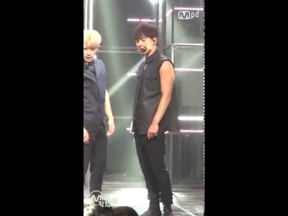 [MPD직캠] 몬스타엑스 셔누 직캠 걸어 ALL IN MONSTA X SHOWNU Fancam @엠카운트다운_160519