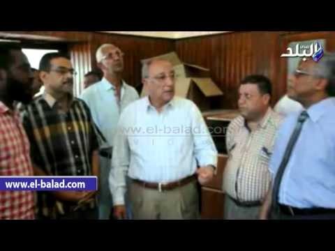 صدى البلد | محافظ أسوان يوجه بتغير ألوان فصول مدرسة لغات