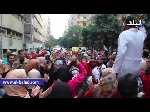 صدى البلد | تظاهر خريجي معهد التمريض أمام الوزراء للمطالبة بالالتحاق بالمعاهد الحكومية