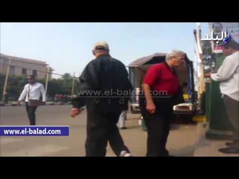 صدى البلد | سيارات الجيش توزع السلع الغذائية بأسعار مخفضة في وسط البلد