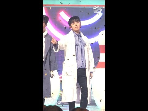 [MPD직캠] 하이라이트 용준형 직캠 얼굴 찌푸리지 말아요 Plz Don’t Be Sad Highlight YONG JUNHYUNG Fancam @엠카운트다운_170323