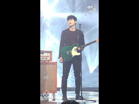 [MPD직캠] 씨엔블루 이종현 직캠 헷갈리게 Between Us CNBLUE Lee Jong Hyun Fancam @엠카운트다운_170323
