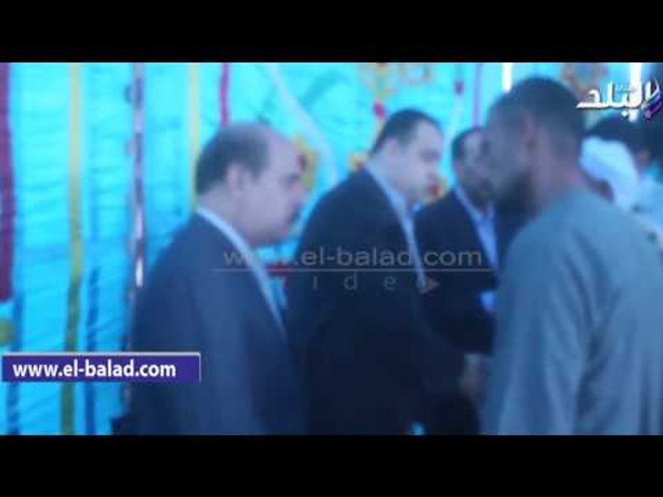 صدى البلد | محافظ الفيوم يؤدي واجب العزاء في شهيد الوطن بطامية