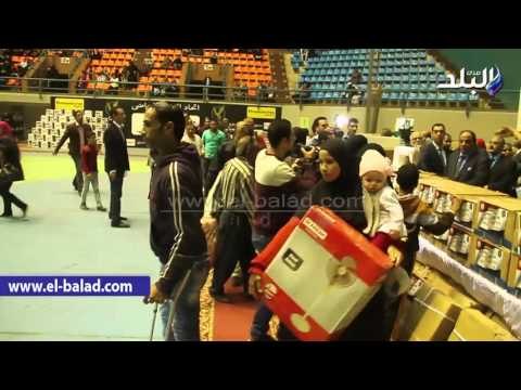 صدى البلد | الداخلية توزع مساعدات عينية على المفرج عنهم من السجون