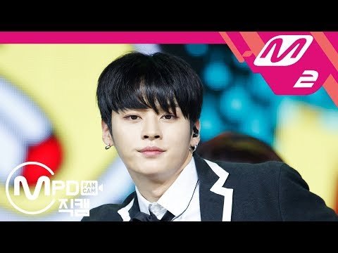 [MPD직캠] 스트레이 키즈 리노 직캠 '갑자기 분위기 싸해질 필요 없잖아요' (Stray Kids LEE KNOW FanCam) | @MCOUNTDOWN_2018.8.30
