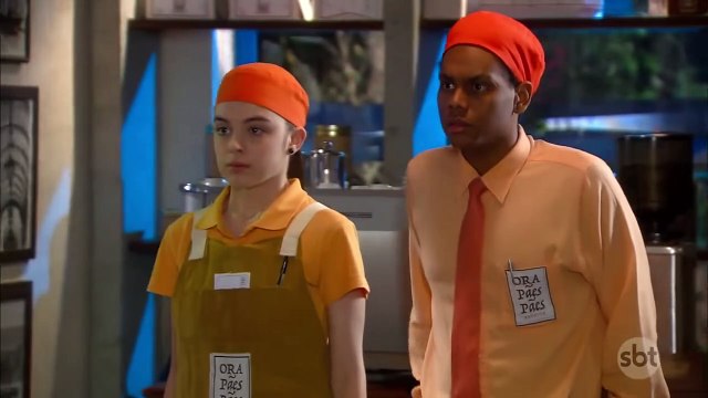 Roger descobre emprego de Guilherme | As Aventuras de Poliana