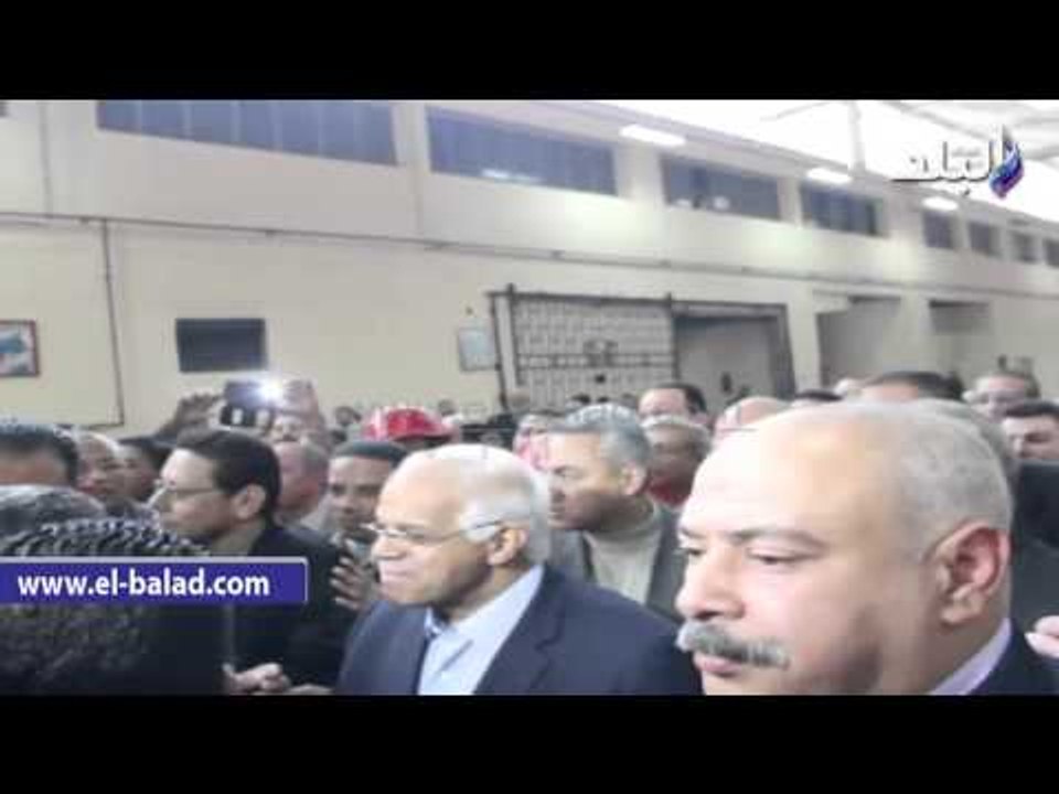 صدى البلد |  محافظ القاهرة يشيد بجهود العاملين بالنقل العام