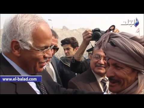 صدى البلد | عامل يطالب السعيد بالحصول على شقة أثناء تفقده نفق زهراء المعادي