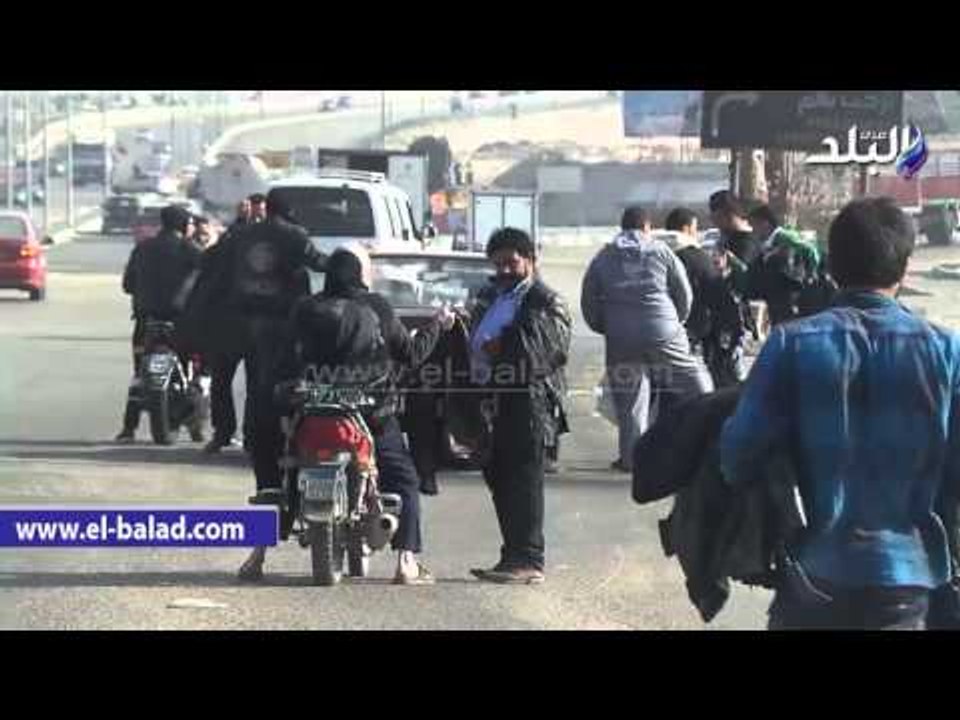 صدى البلد |   الباعه الجائلين السوريين علي طريق الاوتوستوراد