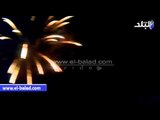 صدى البلد |  الألعاب النارية تضيئ سماء الأهرامات فى احتفالية رأس السنة .. وزعزوع يردد 