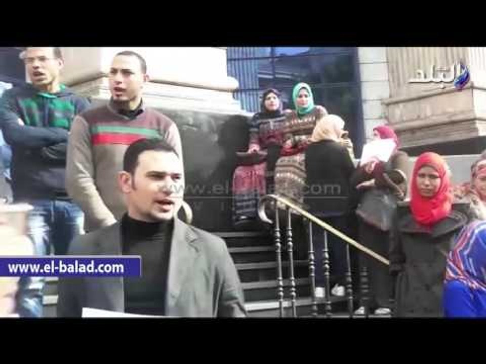 صدى البلد | حاملو الماجستير يتجمعون أمام الصحفيين للمطالبة بالتعيين